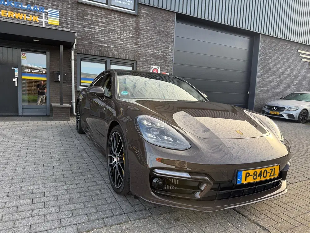 Porsche Panamera 2.9 4 E-Hybrid Platinum Edition uit 2022, foto 3