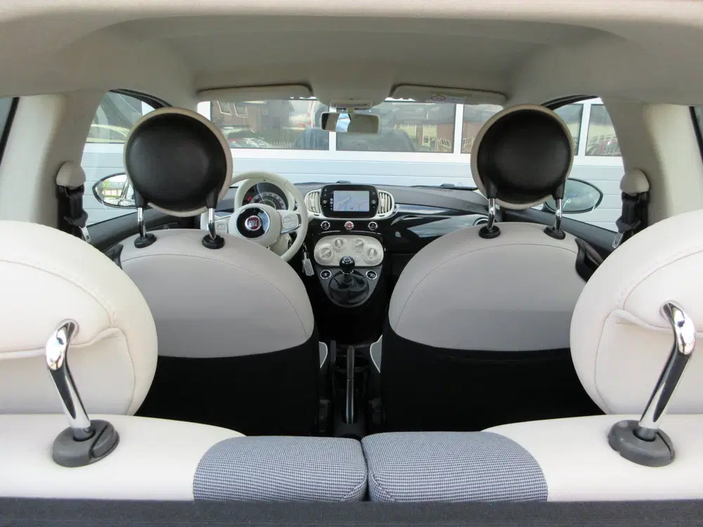 Fiat 500 1.0 Hybrid Lounge uit 2020, foto 9