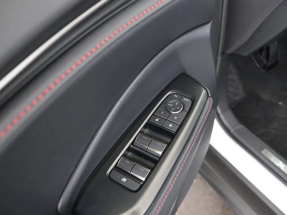 Lexus LBX Emotion + Advanced Pack uit 2026, foto 9