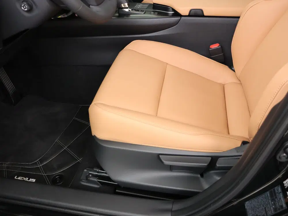 Lexus UX 300h Ultimate Edition uit 2026, foto 12