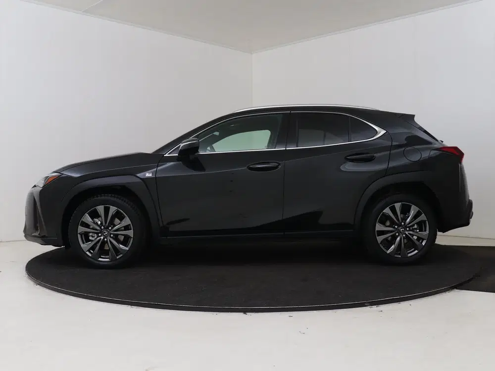 Lexus UX 300h Ultimate Edition uit 2026, foto 3