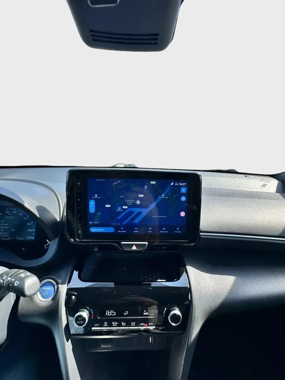 Toyota Yaris Cross 1.5 Hybrid Trend Bi-Tone Adventure Achter uit 2023, foto 14