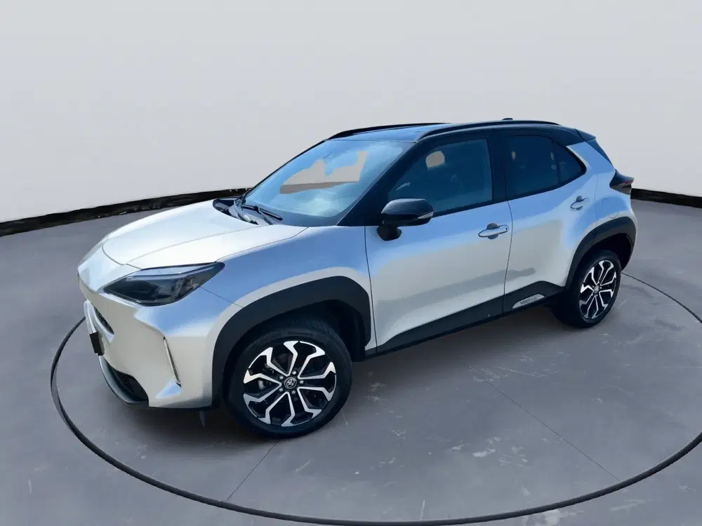 Toyota Yaris Cross 1.5 Hybrid Trend Bi-Tone Adventure Achter uit 2023, foto 3