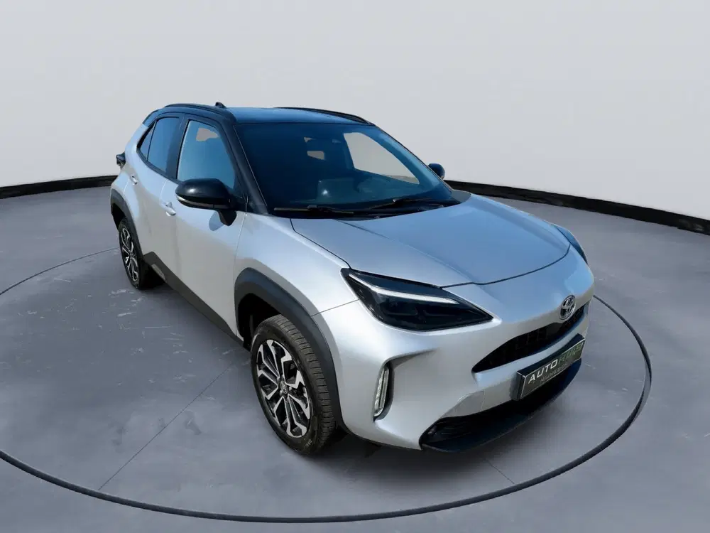 Toyota Yaris Cross 1.5 Hybrid Trend Bi-Tone Adventure Achter uit 2023, foto 9