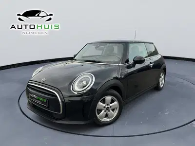 Mini Cooper 1.5 Cooper Essential Trim Automaat Stoelve uit 2023