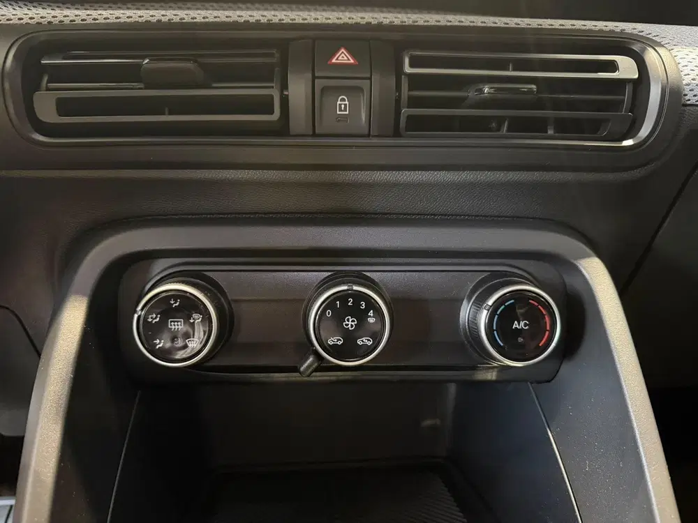 Citroën C3 Citroen Ë-C3 Plus 113pk Comfort Range 44 k uit 2026, foto 8