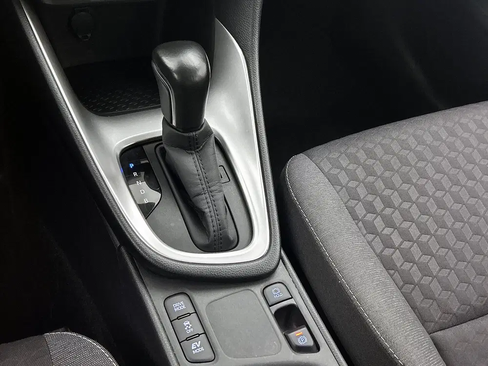 Toyota Yaris 1.5 Hybrid 115 First Edition uit 2022, foto 13