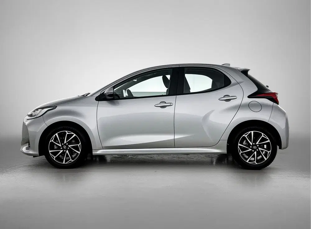 Toyota Yaris 1.5 Hybrid 115 First Edition uit 2022, foto 3