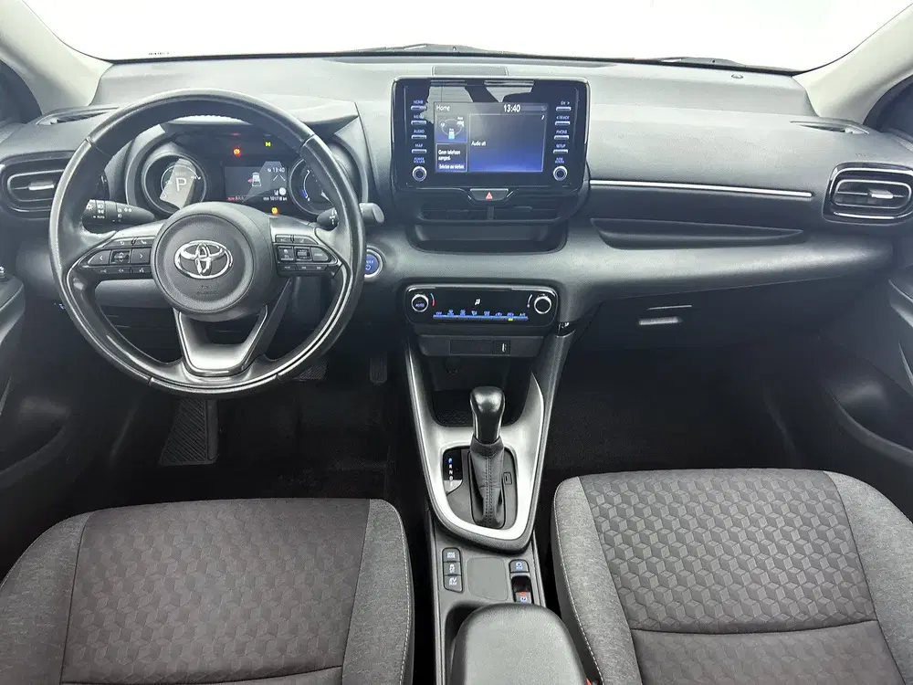 Toyota Yaris 1.5 Hybrid 115 First Edition uit 2022, foto 4