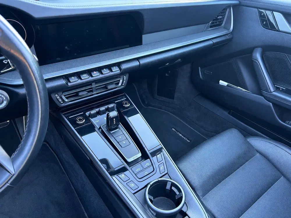 Porsche 911 992 uit 2021, foto 8