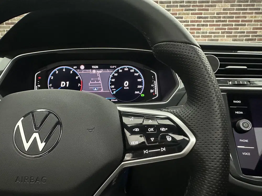 Volkswagen Tiguan 1.5 TSI R-Line Business+ Panorama IQ Trekh uit 2023, foto 11