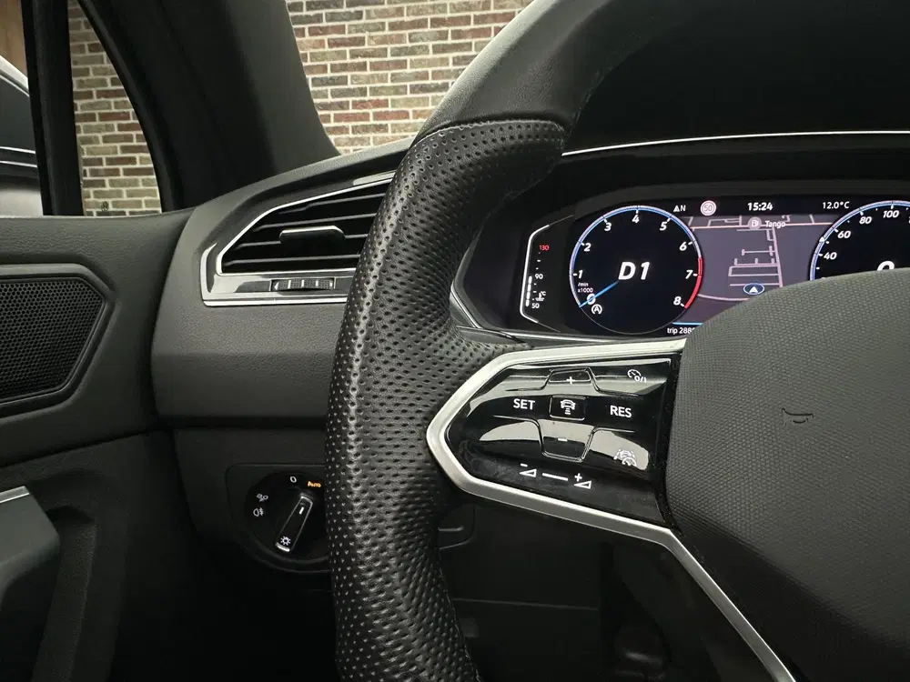 Volkswagen Tiguan 1.5 TSI R-Line Business+ Panorama IQ Trekh uit 2023, foto 12