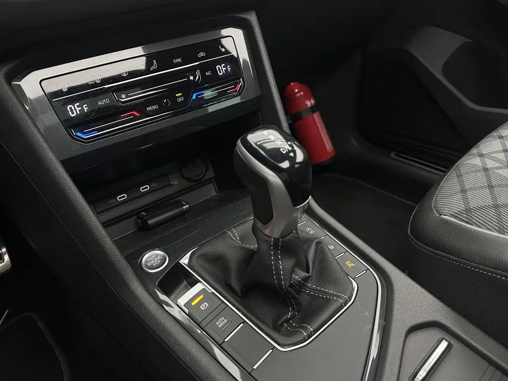 Volkswagen Tiguan 1.5 TSI R-Line Business+ Panorama IQ Trekh uit 2023, foto 15