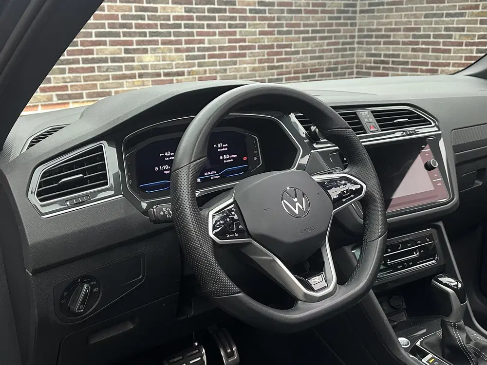 Volkswagen Tiguan 1.5 TSI R-Line Business+ Panorama IQ Trekh uit 2023, foto 3
