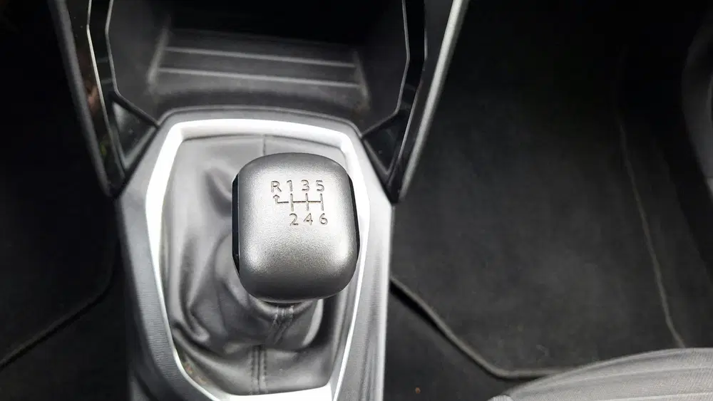 Peugeot 2008 1.2 PureTech Active uit 2021, foto 12
