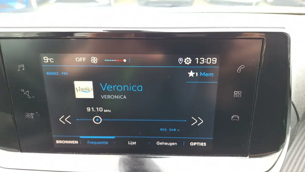 Peugeot 2008 1.2 PureTech Active uit 2021, foto 14