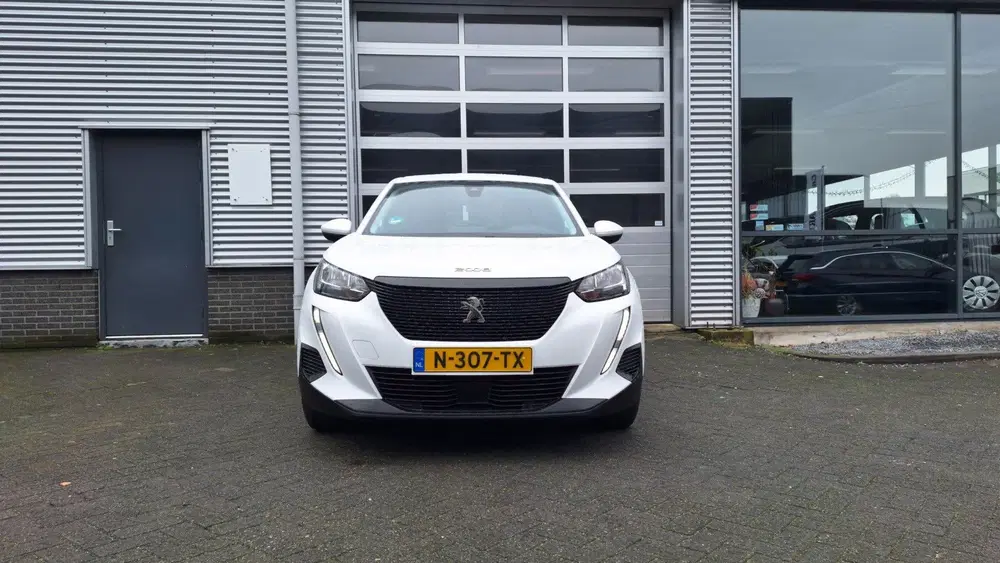 Peugeot 2008 1.2 PureTech Active uit 2021, foto 3