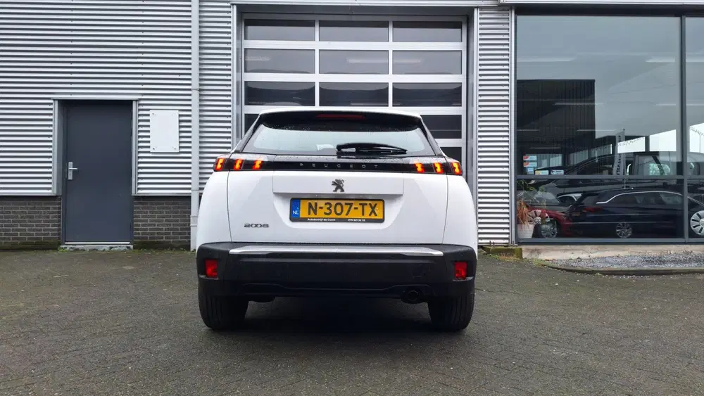 Peugeot 2008 1.2 PureTech Active uit 2021, foto 6