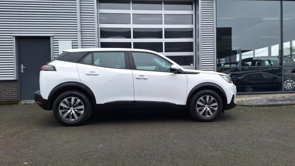 Peugeot 2008 1.2 PureTech Active uit 2021, foto 7