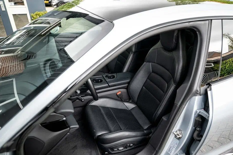Porsche Taycan 4S 93 kWh uit 2022, foto 11