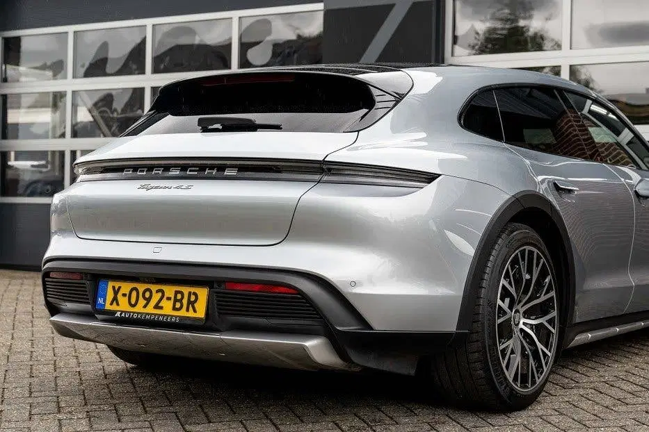 Porsche Taycan 4S 93 kWh uit 2022, foto 2