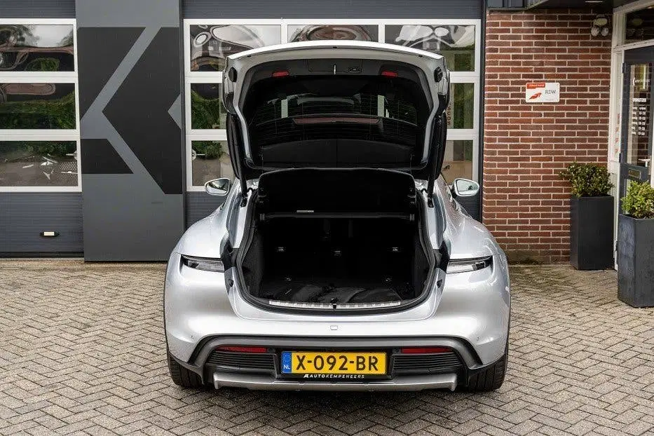Porsche Taycan 4S 93 kWh uit 2022, foto 3