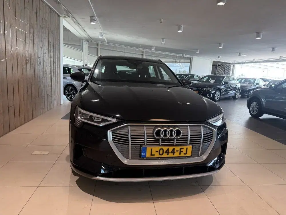 Audi e-tron 55 quattro Business edition 95 kWh uit 2021, foto 2