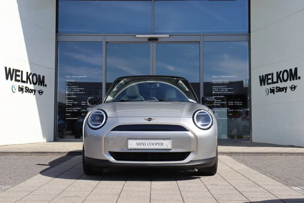 Mini Hatchback Cooper E uit 2026, foto 2