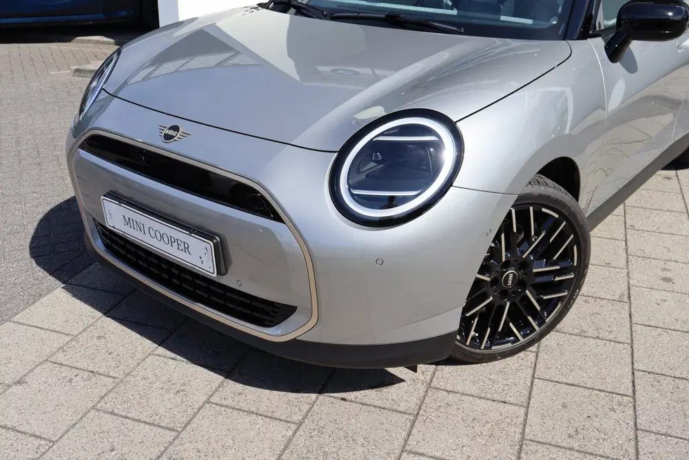 Mini Hatchback Cooper E uit 2026, foto 3