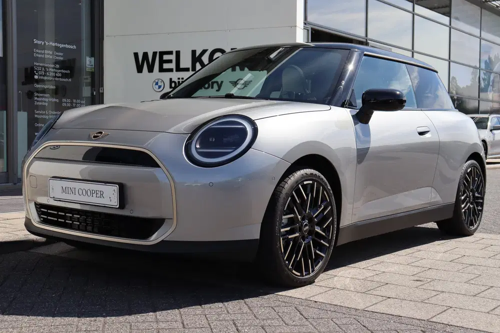 Mini Hatchback Cooper E uit 2026, foto 5