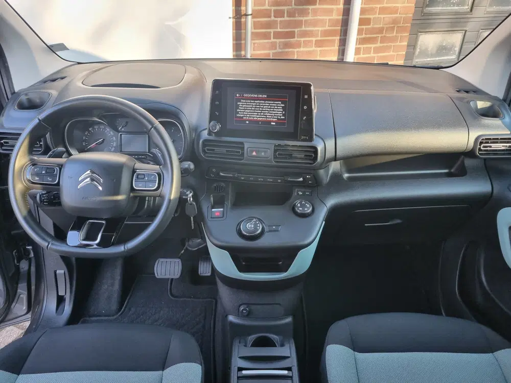 Citroën Berlingo Citroen Berlingo 1.2 PureTech Shine Automa uit 2022, foto 14