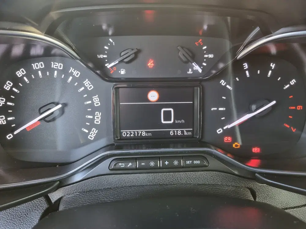 Citroën Berlingo Citroen Berlingo 1.2 PureTech Shine Automa uit 2022, foto 15