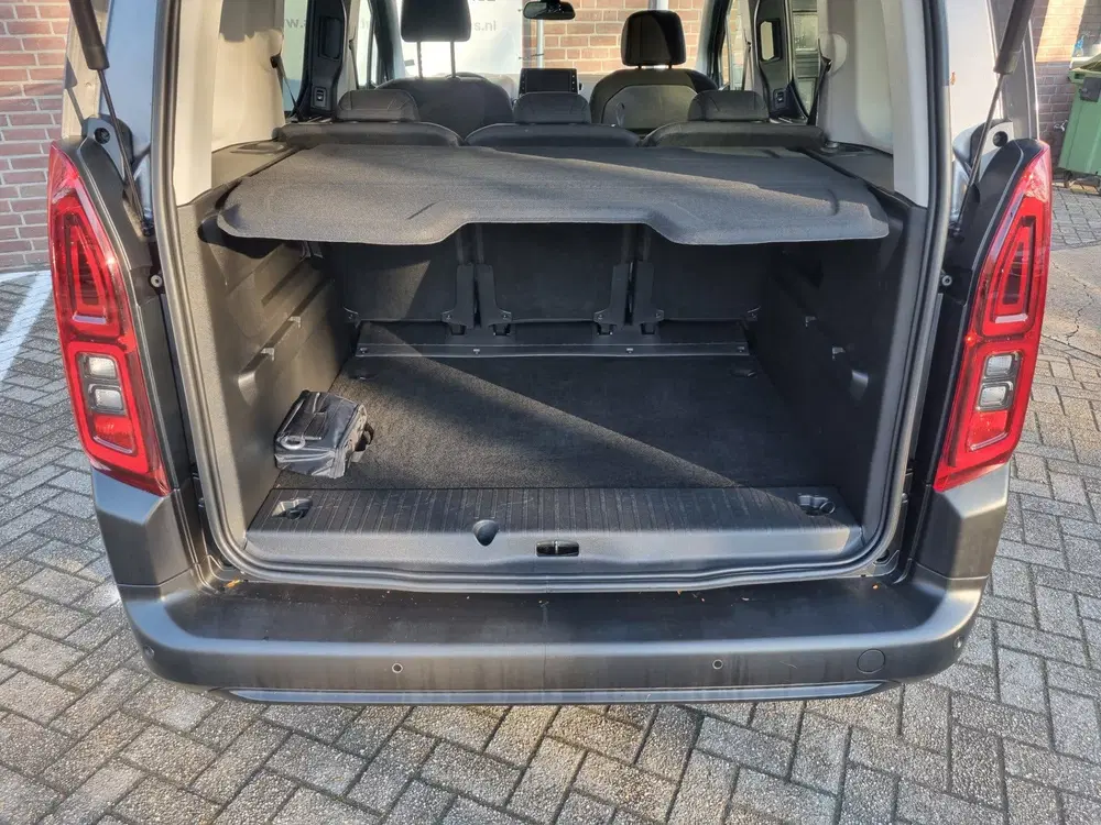 Citroën Berlingo Citroen Berlingo 1.2 PureTech Shine Automa uit 2022, foto 6