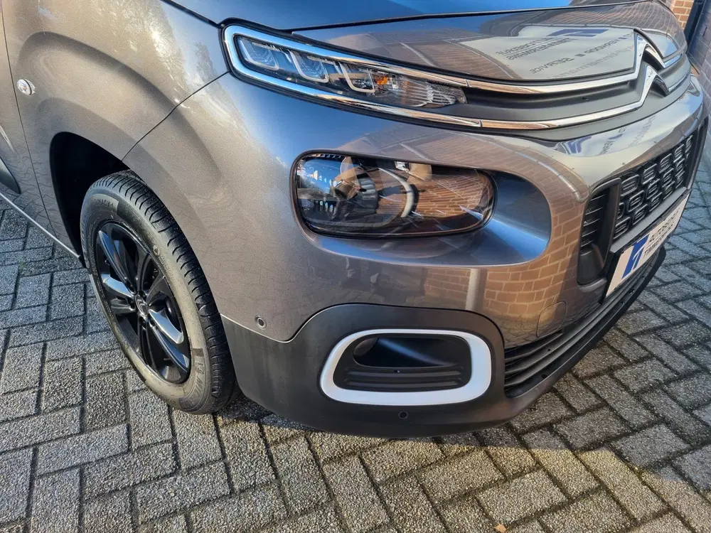 Citroën Berlingo Citroen Berlingo 1.2 PureTech Shine Automa uit 2022, foto 9