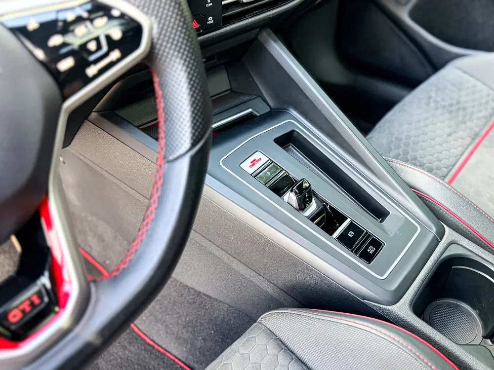 Volkswagen Golf 8 GTI Clubsport 300PK uit 2021, foto 13