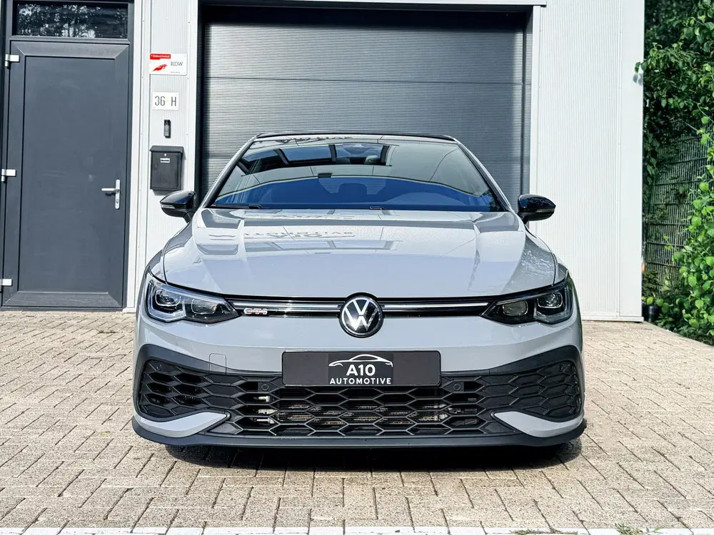 Volkswagen Golf 8 GTI Clubsport 300PK uit 2021, foto 2