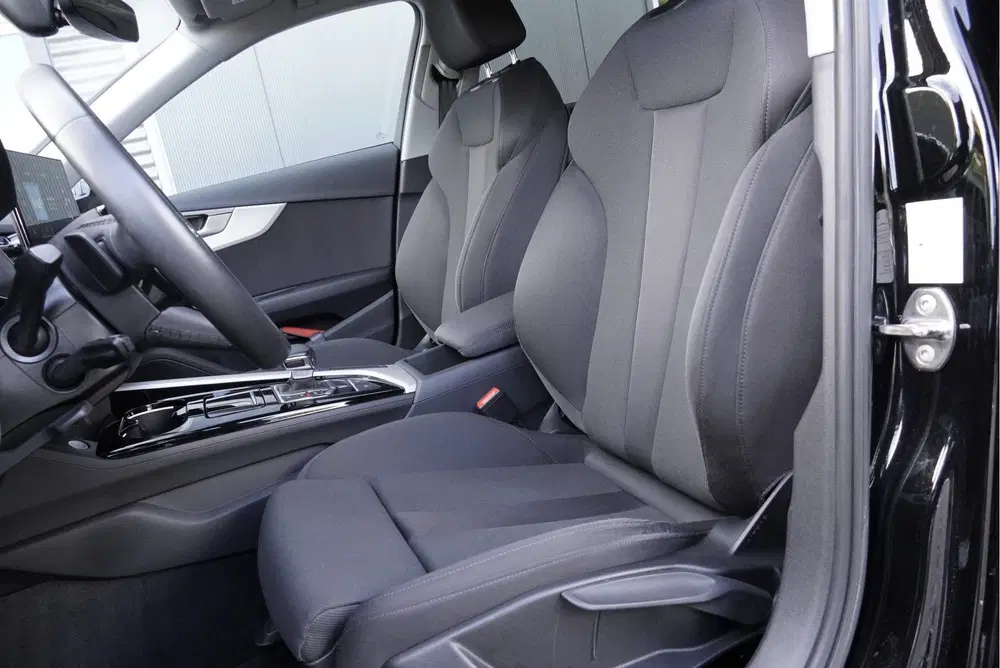 Audi A4 35 TFSI 150PK Automaat Business Edition BJ uit 2021, foto 11