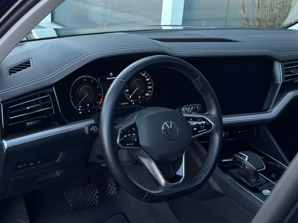 Volkswagen Touareg 3.0 TSi eHybrid 4MOTION PANO uit 2023, foto 11