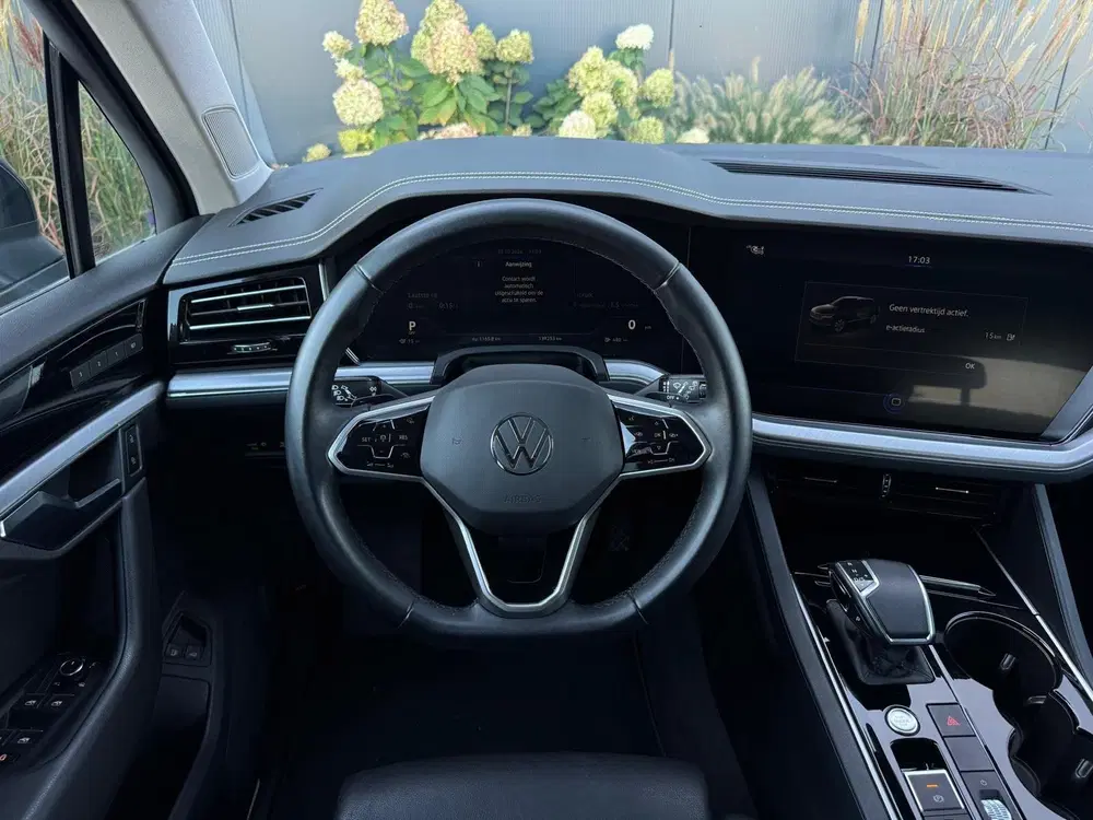 Volkswagen Touareg 3.0 TSi eHybrid 4MOTION PANO uit 2023, foto 13