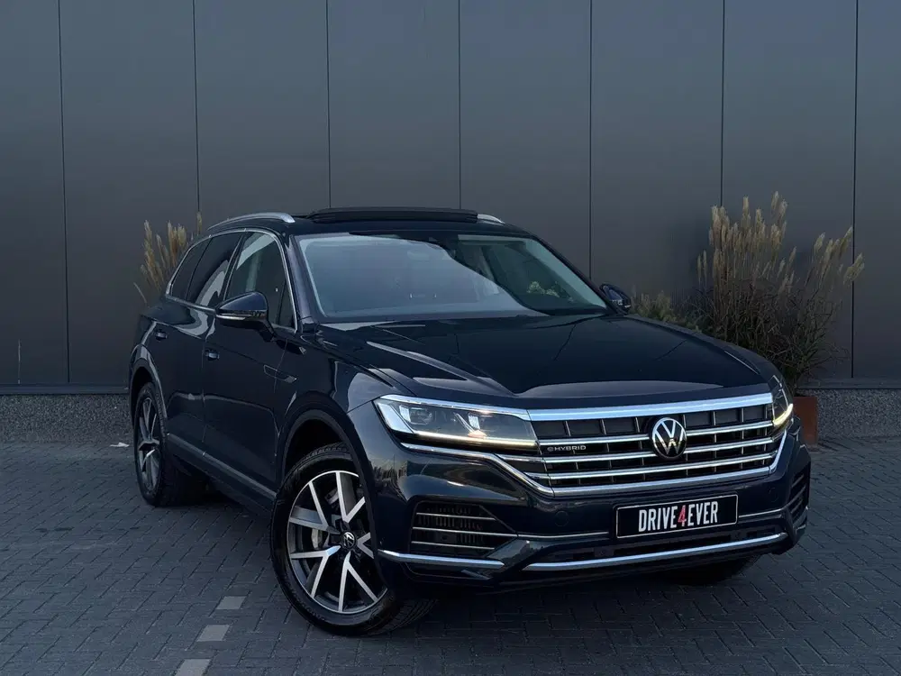 Volkswagen Touareg 3.0 TSi eHybrid 4MOTION PANO uit 2023, foto 4
