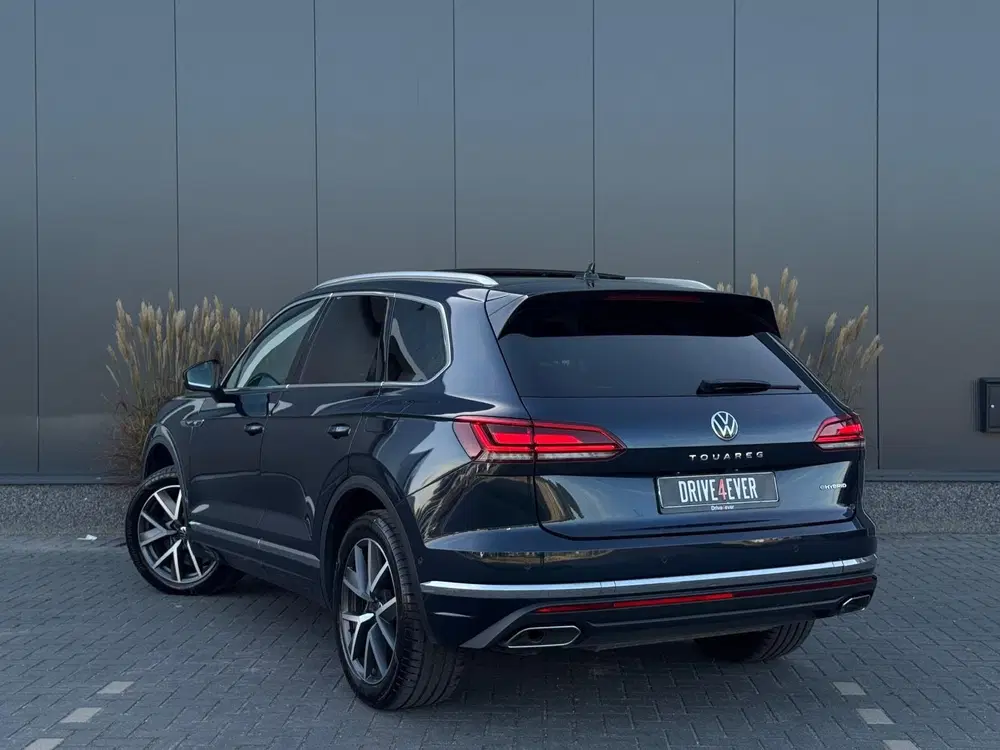 Volkswagen Touareg 3.0 TSi eHybrid 4MOTION PANO uit 2023, foto 9