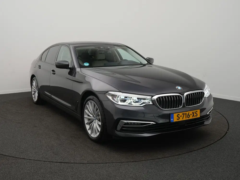 BMW 5-serie 5 Serie 530e iPerformance High Executive uit 2019, foto 2