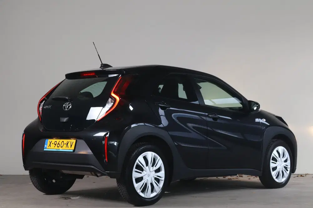 Toyota Aygo X 1.0 VVT-i MT Play uit 2023, foto 2
