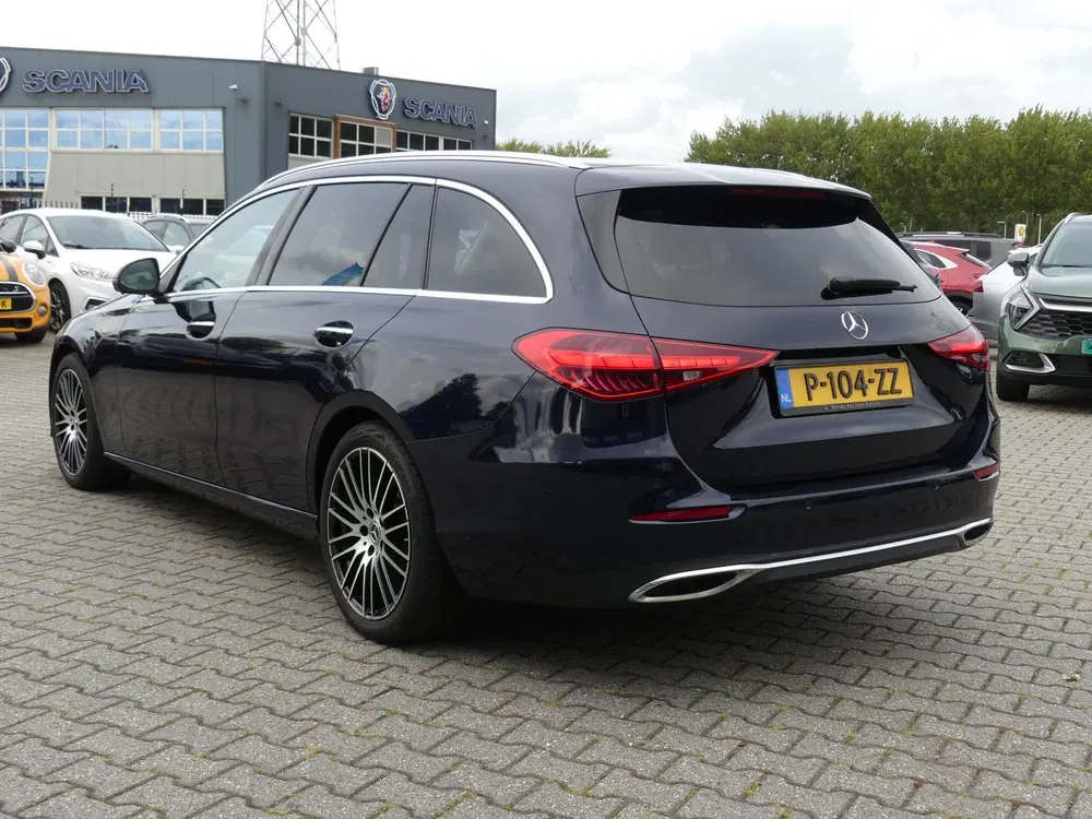 Mercedes-Benz C-Klasse 180 Automaat Luxury Line uit 2022, foto 3
