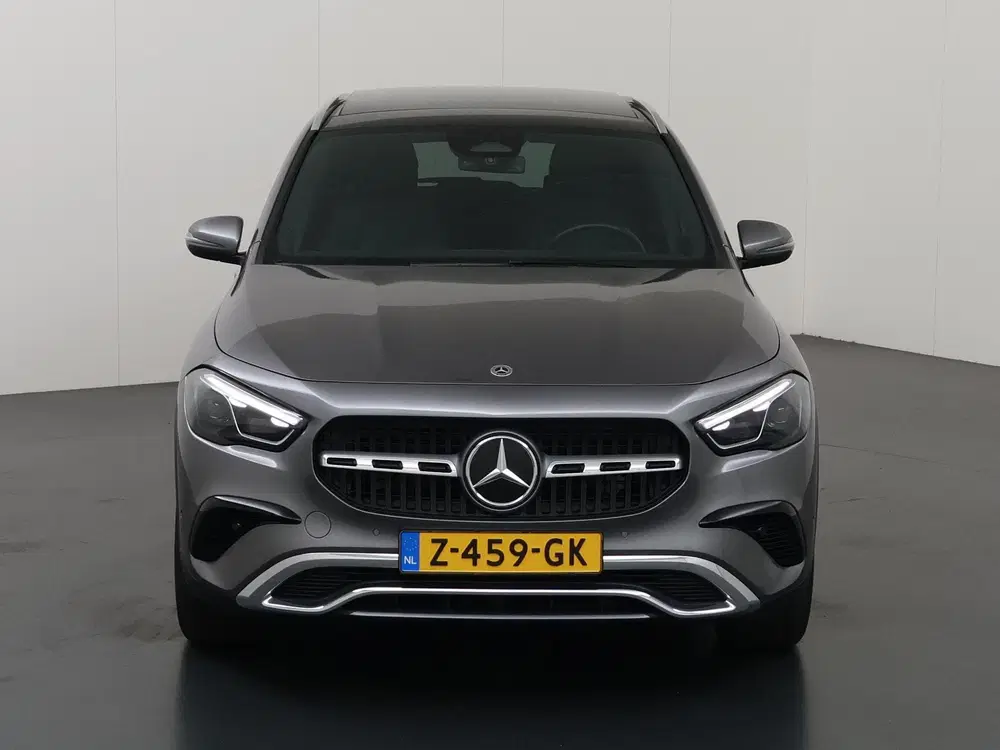 Mercedes-Benz GLA 180 Luxury Line uit 2024, foto 3