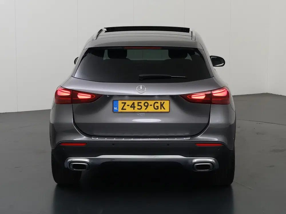 Mercedes-Benz GLA 180 Luxury Line uit 2024, foto 4