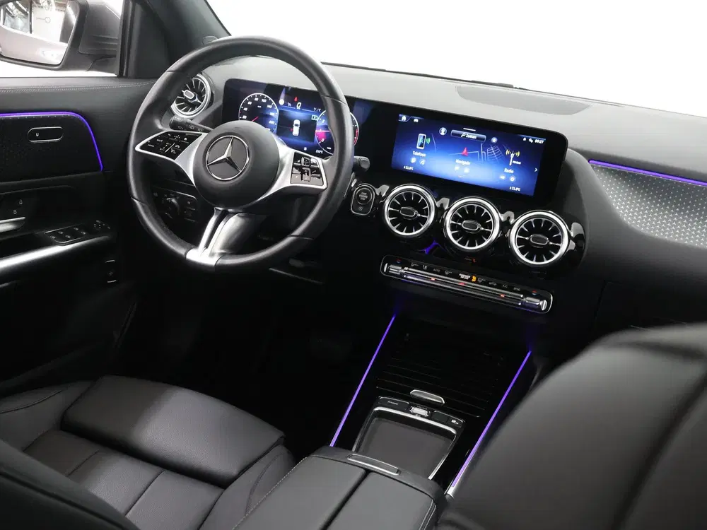 Mercedes-Benz GLA 180 Luxury Line uit 2024, foto 9