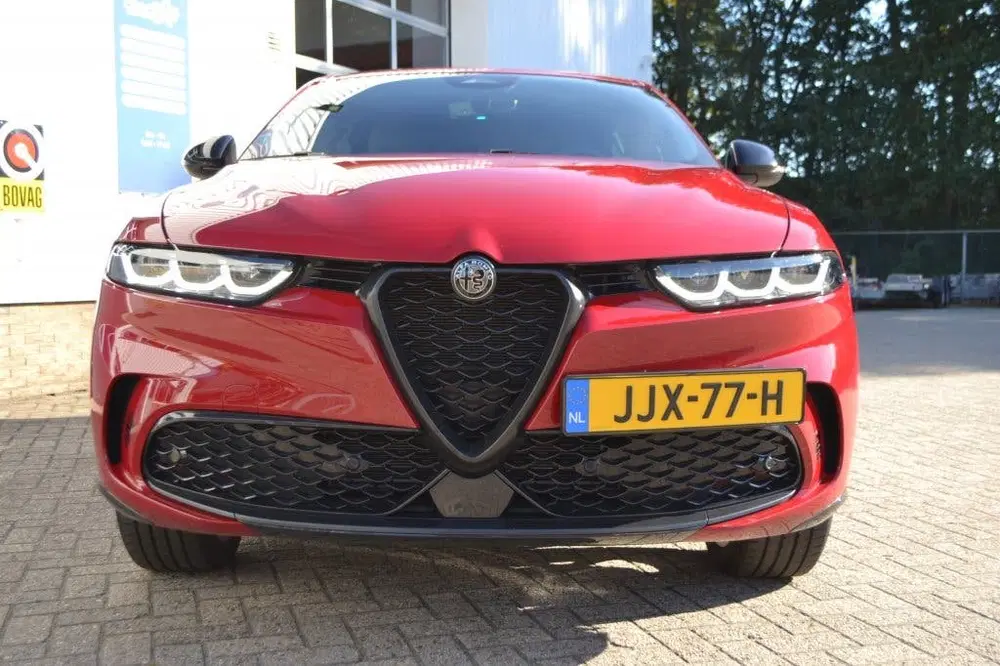 Alfa Romeo Tonale 1.3T PHEV Veloce uit 2023, foto 2