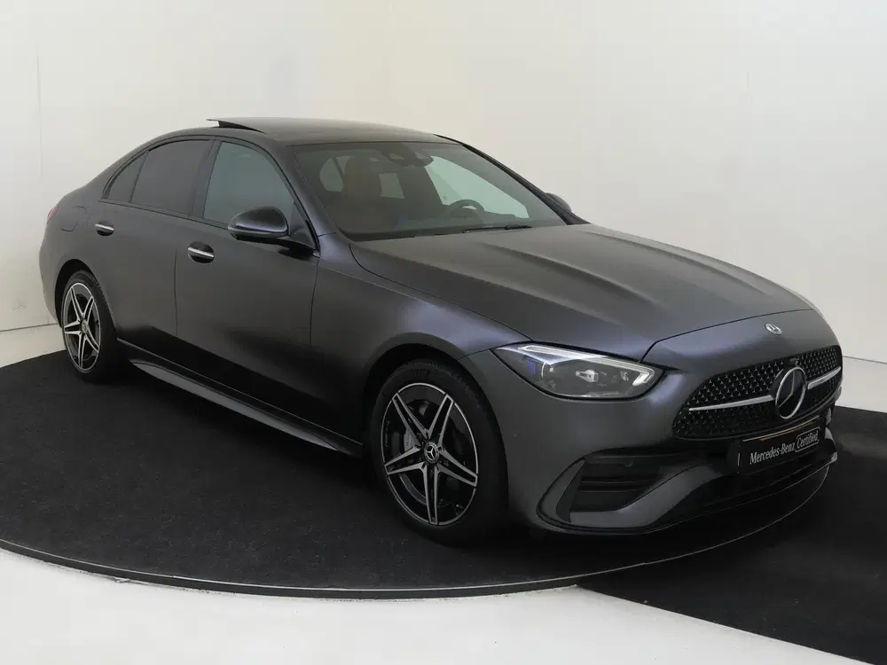 Mercedes-Benz C-Klasse 400 e 4MATIC AMG Line uit 2024, foto 2