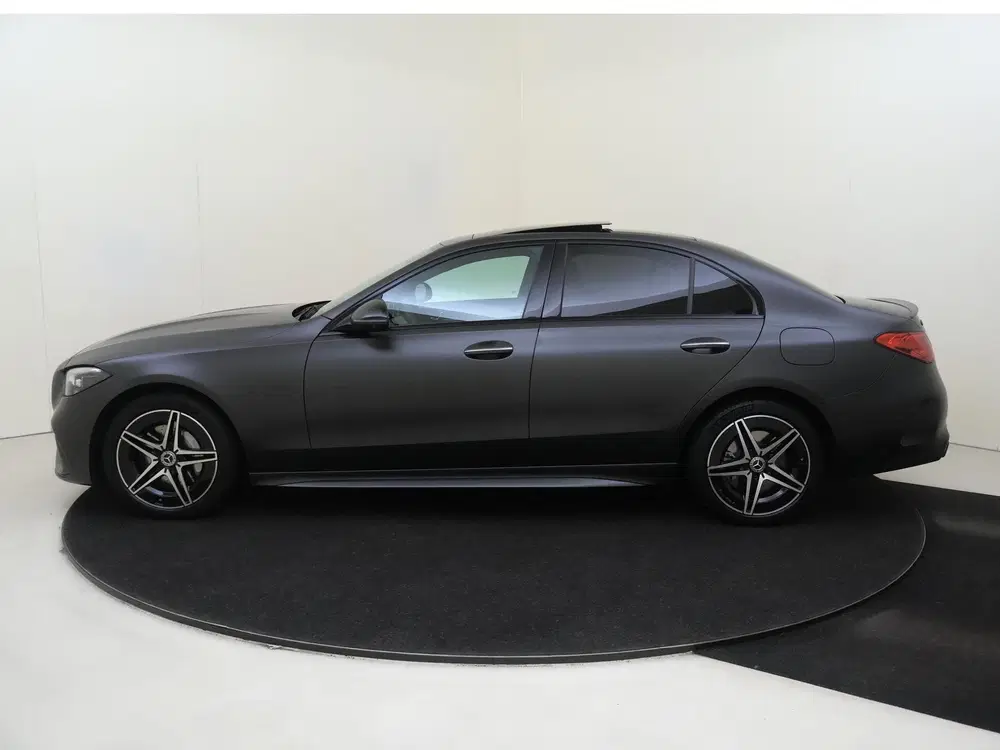 Mercedes-Benz C-Klasse 400 e 4MATIC AMG Line uit 2024, foto 8
